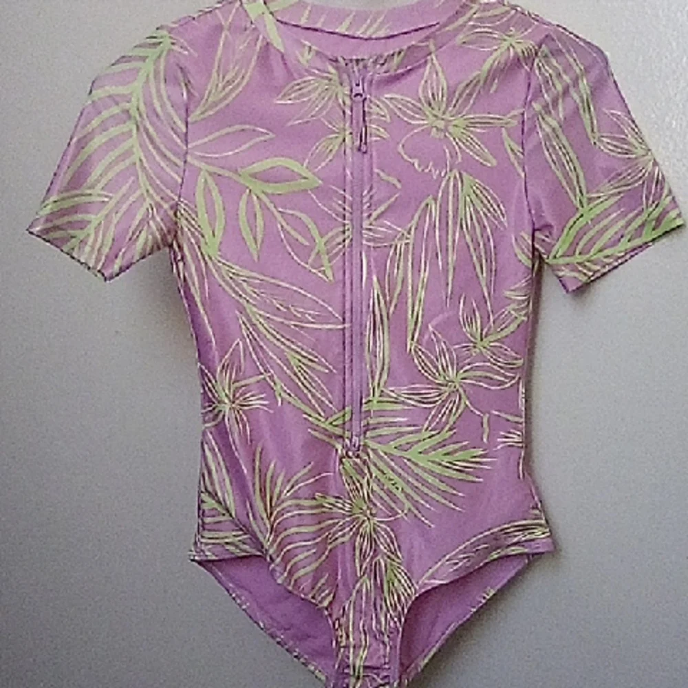 Gap Kids One Piece Rashguard Swimsuit - Picture 1 of 5